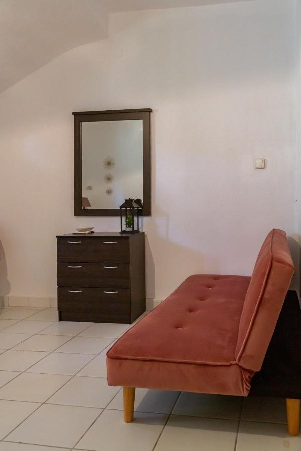 Holiday home Maisonette “the White Rabbit” Afytos