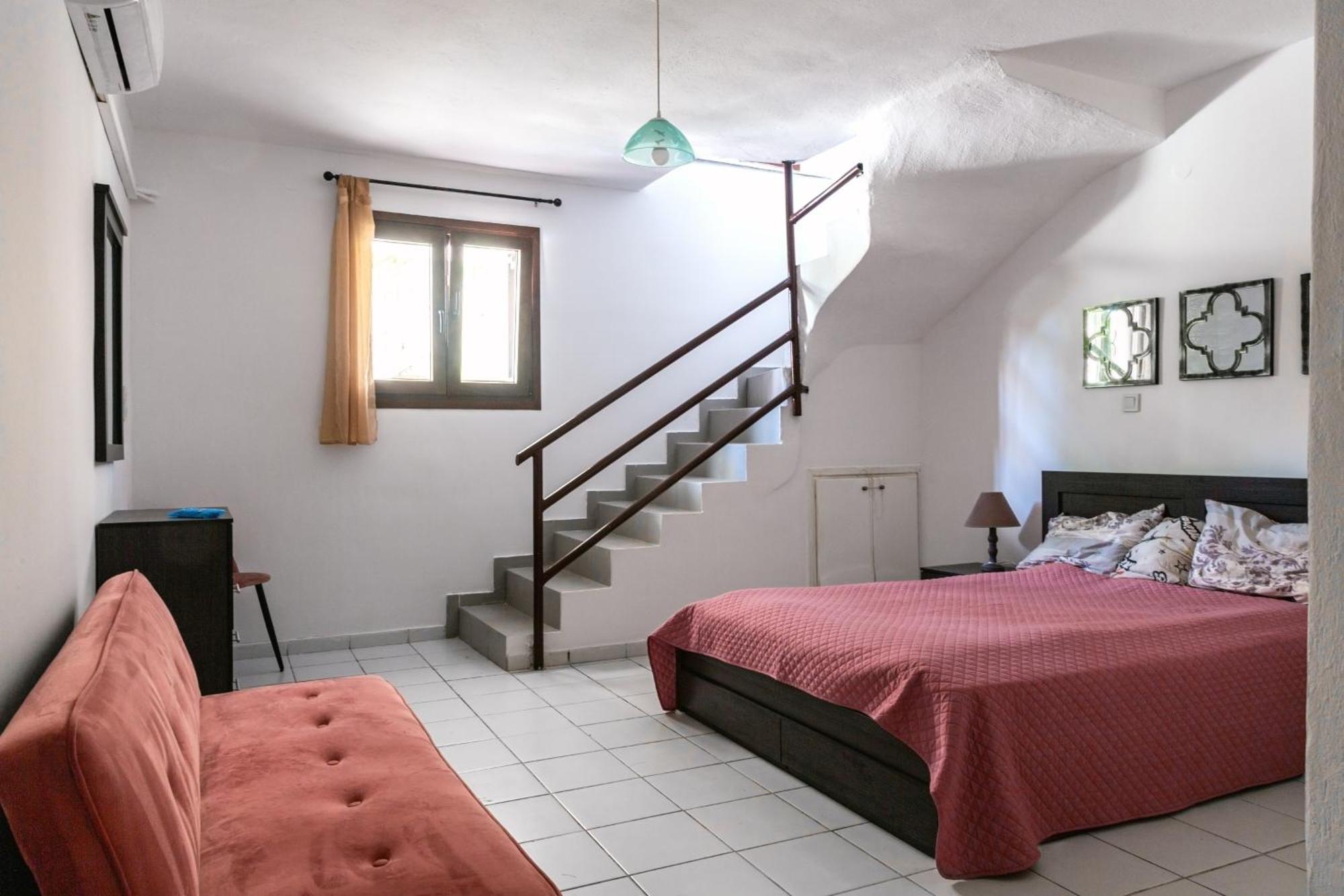 Дом отдыха Maisonette “the White Rabbit” *